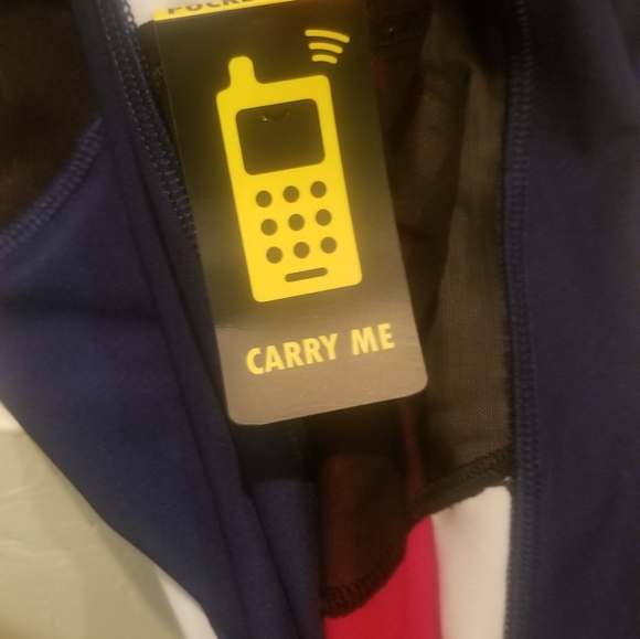 BRAND NEW | Workout leggings with phone pocket - Picture 5 of 5